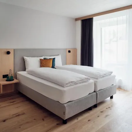 Neu-schoenstatt Hotel 3*