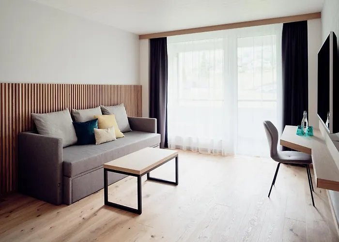 Neu-schoenstatt Szálloda 3*