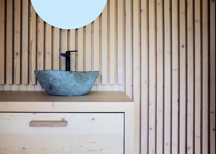 Neu-schoenstatt 3* Quarten