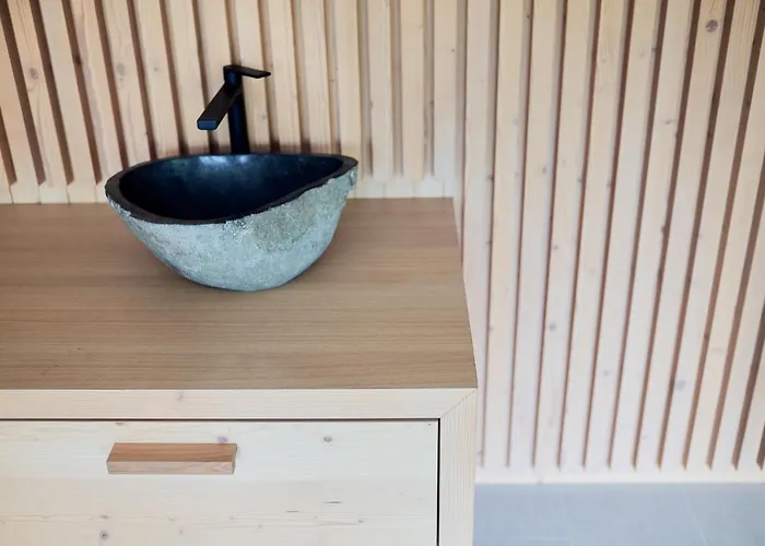 Neu-schoenstatt 3* Quarten