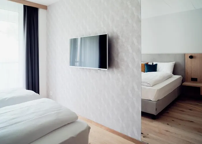 Hotel Neu-Schoenstatt 3*